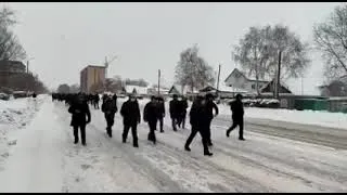 Оралдық наразылар полиция тізбегін бұзып, колоннамен қала орталығына қарай жылжуда. 04.01.2022 #kz