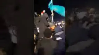 Ақтаудағы митинг жалғасуда, кеш 04.01.2022. #kazakhstan #протесты #жанаозен #мангыстау