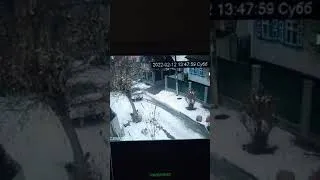 Вооружённые полицейские окружили дом гражданского активиста Еркина Казиева, Каскелен. 12.02.2022