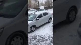 Незаконное наружная слежка за домом гражданского активиста Нурлобая Алтынбекова, Астана 13.02.2022.