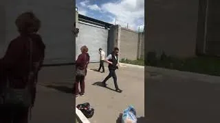 Астана қ. белсенділері абақтыда отырған ерлерге азық-түлік алып келді. Астана, 16.05.2022