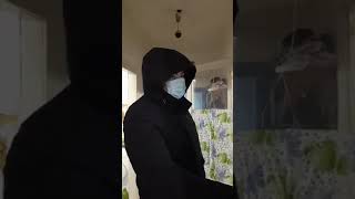Каскелен. К гражданскому активисту Еркину Казиеву приехали полицейские с автоматами. 17.03.2022