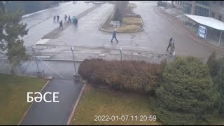 Аэропорт Алматы. Военные расправлялись с протестующими в присутствии прокуроров. 27.01.2023