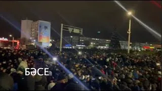 Ночь. 5000 протестующих на площади в Актау. 4.01.2022
