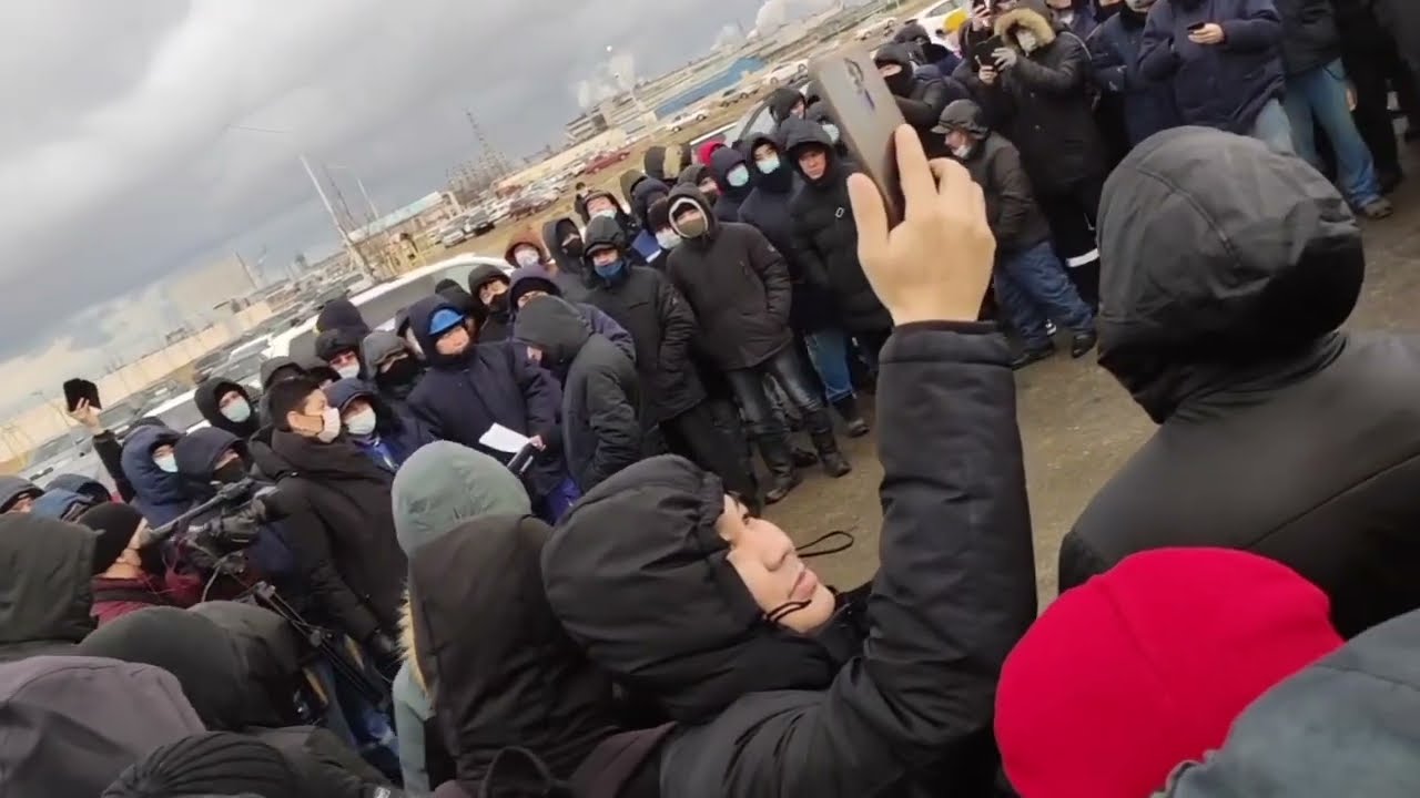 Бастующие ставят палатки. 7.02.2022. МАЭК Казатомпром. Мангыстауская область