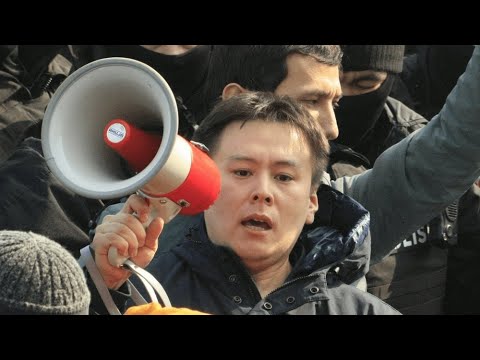 Жанболат Мамайды адвокатқа көрсетпей жатыр. Ұрып-соққан