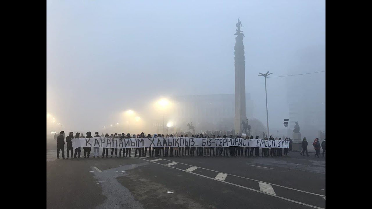 Алаңдағы атыстың куәгері, қабір қазған полиция, Назарбаевтың құдасы - AzatNEWS 25.01.2022