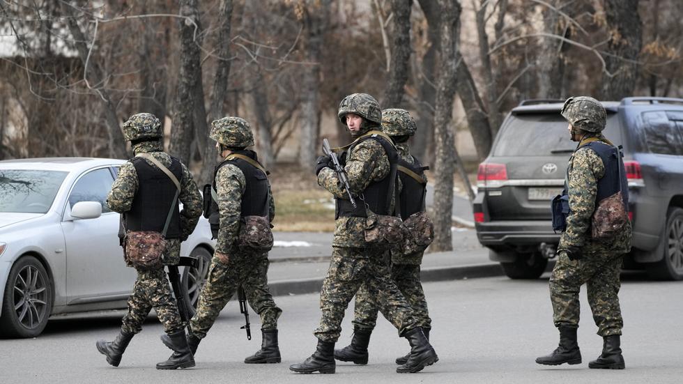 Tortyr med strykjärn vid protester i Kazakstan
