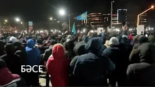 Никто не расходится, все стоят на площадях. Поднялись все регионы Казахстана!