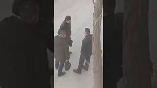 Қызылорда. Адвокат Әділхан Беденбаевтің үйіне полицейлер заңсыз тінту жүргізуге келді.