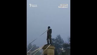 Талдықорғанда Назарбаев ескерткішін құлатқаны хабарланды