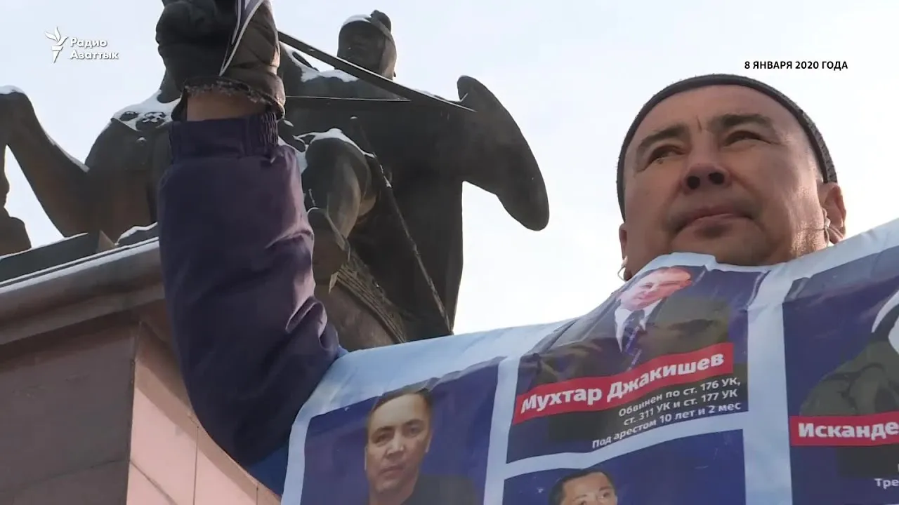 В больницах, в СИЗО — с ранениями и следами пыток. Как близкие активистов ищут и находят их