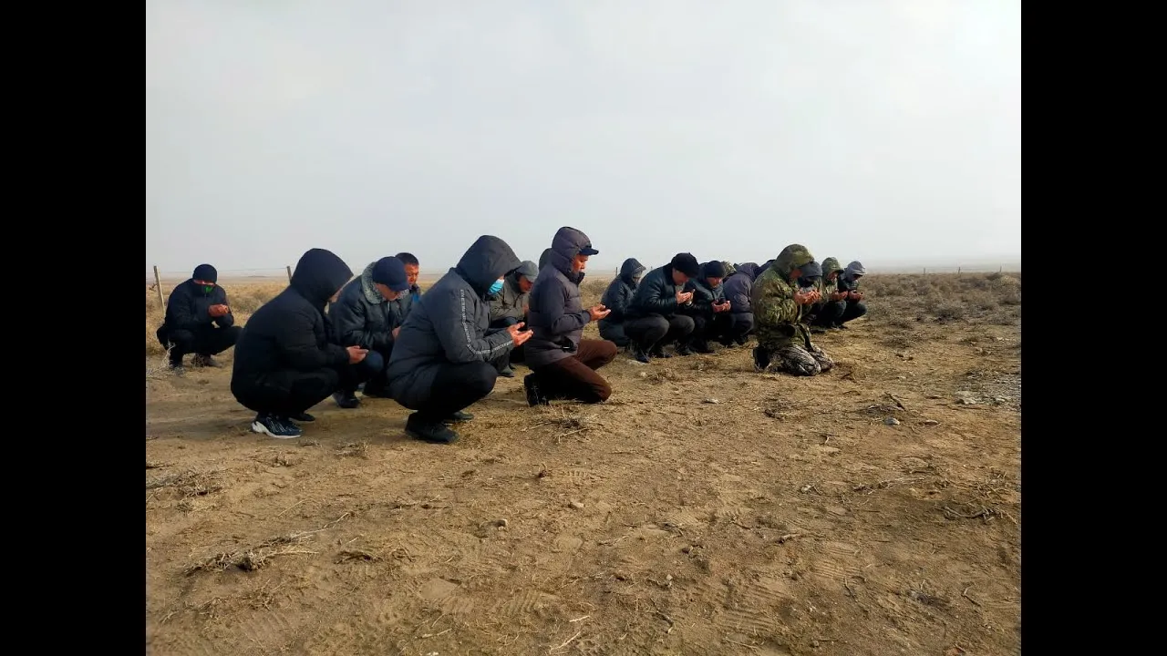 Ауыл тұрғындары зират күзетіп жүр. Олар эксгумацияға қарсы