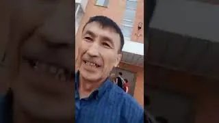 Гражданского активиста Марата Мусабаева и дурналиста Думана Мұхаметкәрім задержали струдники полиции