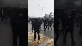 В АЛМАТЫ ОМОН С НАРОДОМ!